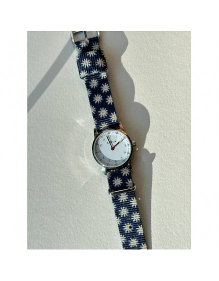 Classique Winter Daisies Strap Children's Accessory 3
