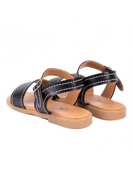 Sandals With Contrast Stitching 2