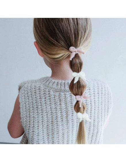 Granny Knitted Bow Mini Ponies Neutral 3