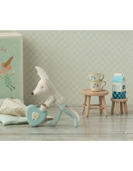 Table and Stool Set Mouse 2