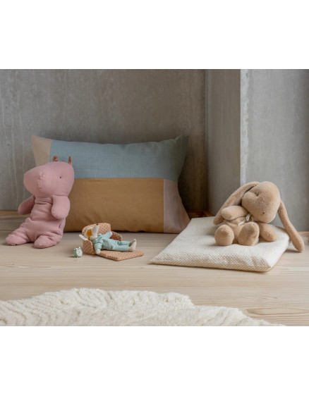 Bunny Plush Medium Cream Peach 2