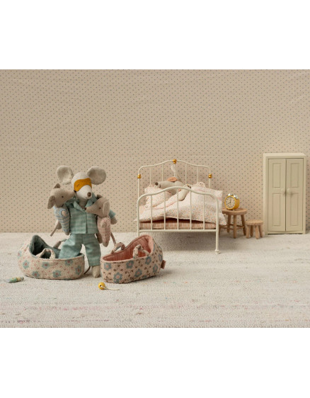 Мишеня in Carry Cot Blue 2