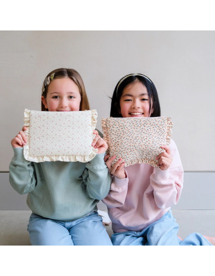 Ditsy Floral Pouch White 3