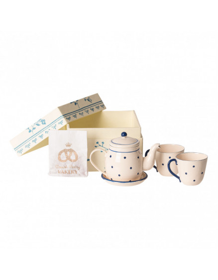 Tea & Biscuits for two 2