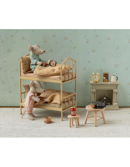 Маленький брат мишеня in Matchbox 4